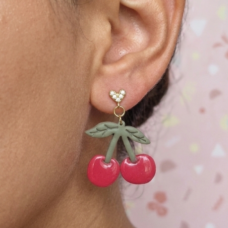 Kirsch Ohrhänger mit Herz-Stecker in Pink & Salbeigrün - Unikat