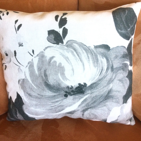 Kissen klein - Große Blume - Ideal zum Kuscheln von Hobbyhaus 