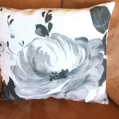 Kissen klein - Große Blume - Ideal zum Kuscheln von Hobbyhaus 
