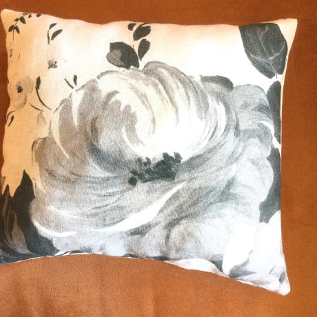 Kissen klein - Große Blume - Ideal zum Kuscheln von Hobbyhaus 