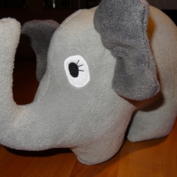 Elefant Kuschelkissen – Graues Fleece Kissen mit Gesicht