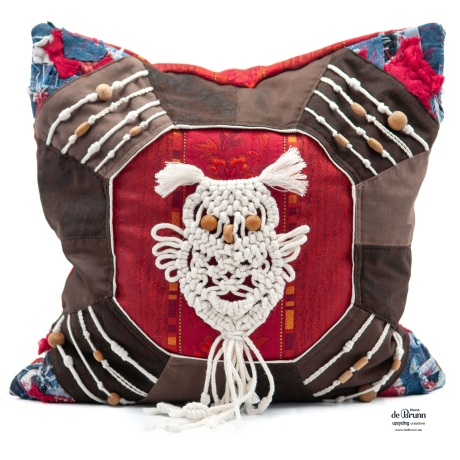 Künstlerischer UPCYCLING Kissenbezug 40x40 mit Makramee-Eule