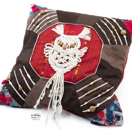 Künstlerischer UPCYCLING Kissenbezug 40x40 mit Makramee-Eule