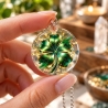 Glück bei Tag, Leuchten bei Nacht Kleeblatt-Amulett handgefertigt