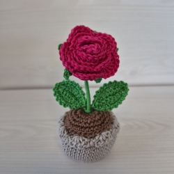 Rose im Topf - pink (als Häkelblume)