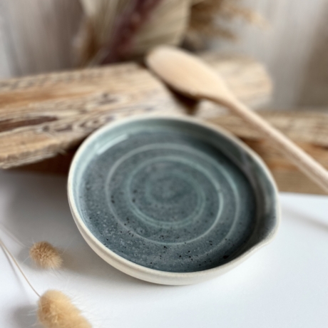 Handgemachte Keramik - getöpferte Kochlöffelablage türkis 