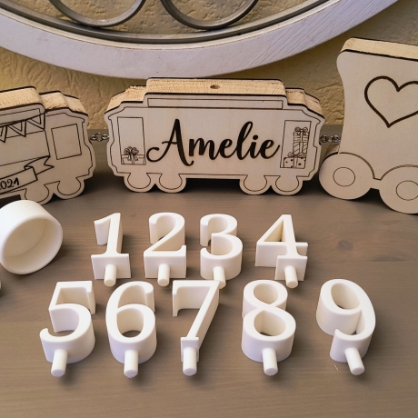 Eisenbahn Geschenk individuell mit Namen,Datum, Zahlen 1-9 massiv