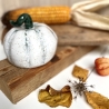 Handgemachte Keramik - getöpferter weißer Kürbis Herbstdeko