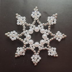Perlenstern, weiß/silber , Handarbeit
