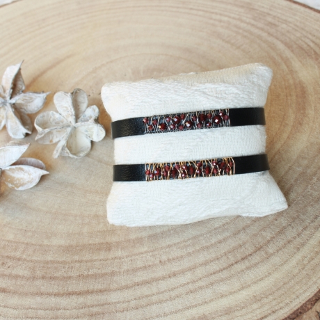 Lederarmband, Draht umwickelt mit Granat Perlen, Edelstahl / 18k