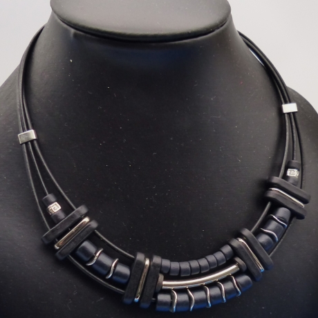 Halskette, schwarz silber, 41+ cm, Keramikperlen, Metall, Leder