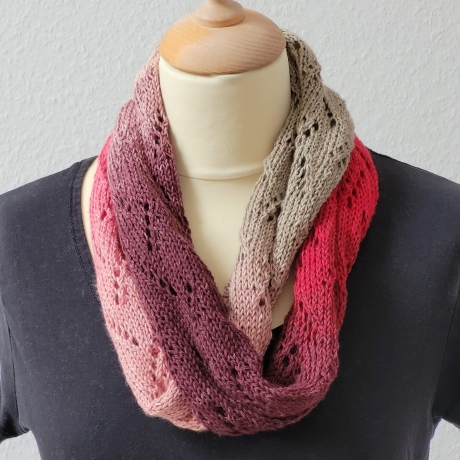 Loop Schal Beerentöne, Handgestrickt