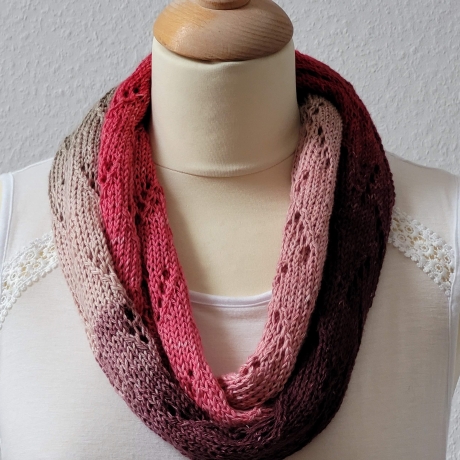 Loop Schal Beerentöne, Handgestrickt