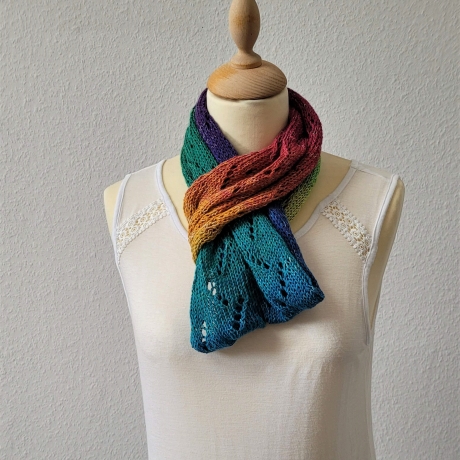 Loop Schal Regenbogen, Handgestrickt 