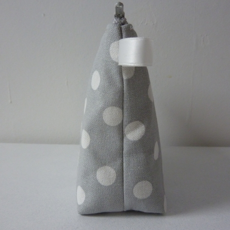 Kosmetiktasche Lucy Punkte grau
