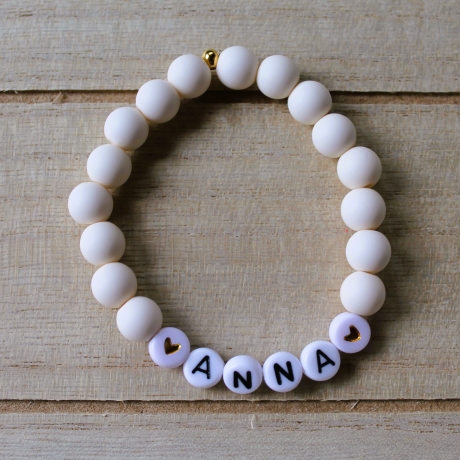 Personalisiertes Kinderarmband mit Herz und Namen
