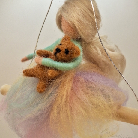 Mädchen auf Schaukel