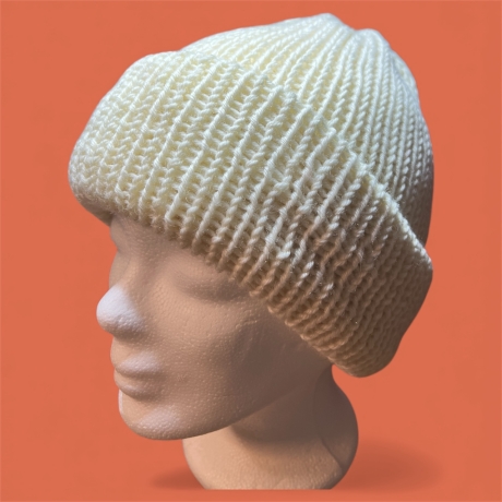 Kuschelige Merino-Damenmütze – handgestrickt