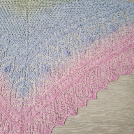 Zartes Dreiecktuch, Stola, Handgestrickt
