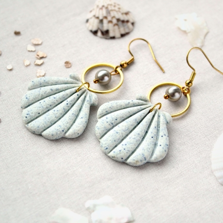 Boho Muschel Ohrhänger mit Perle – Handgemacht aus Polymer Clay