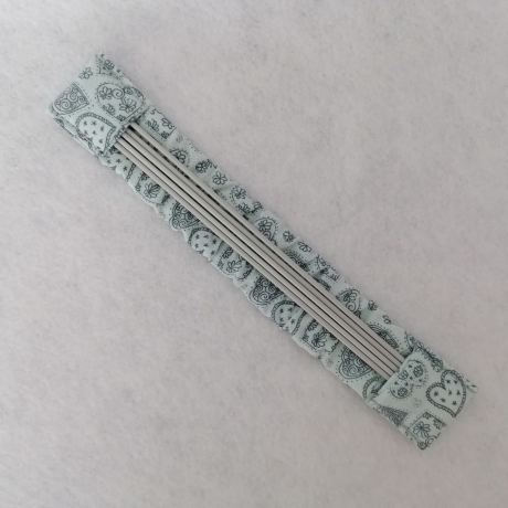 Nadelgarage  für 20cm lange Nadeln Nadelspieltasche Nadelsafe