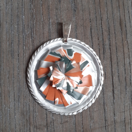 Kettenanhänger aus Kaffeekapsel, orange/grau/ silber, Upcycling