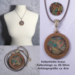Kette Holzanhänger Blumenform mit Motivstein