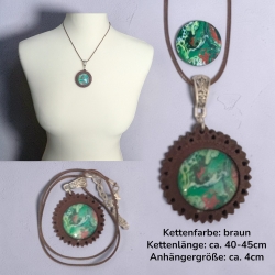 Kette Holzanhänger Blumenform mit Motivstein