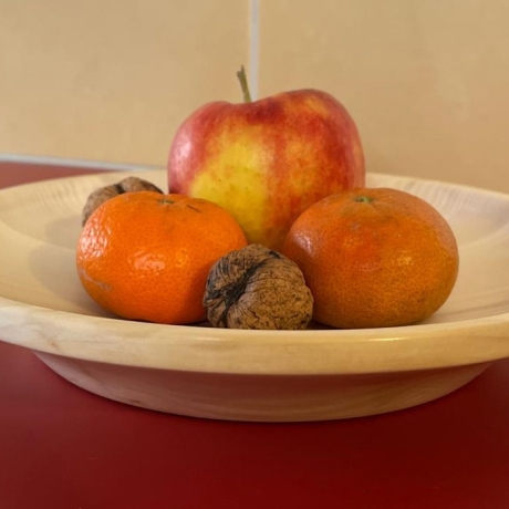 Obstschale aus leichtem Eibenholz – natürlich, zeitlos 