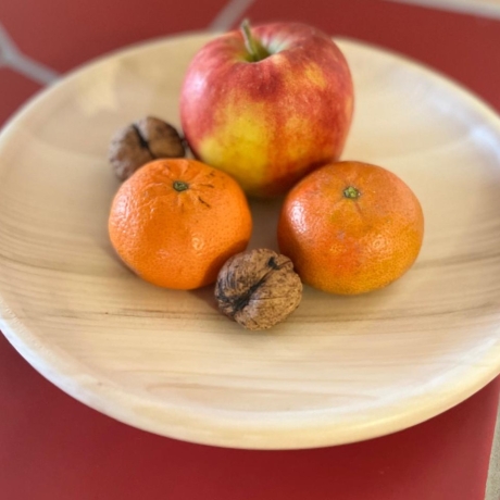 Obstschale aus leichtem Eibenholz – natürlich, zeitlos 