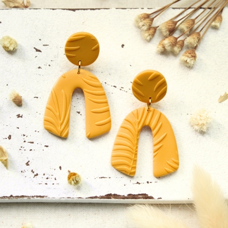Ohrhänger aus Polymer Clay in Safrangelb Tropical