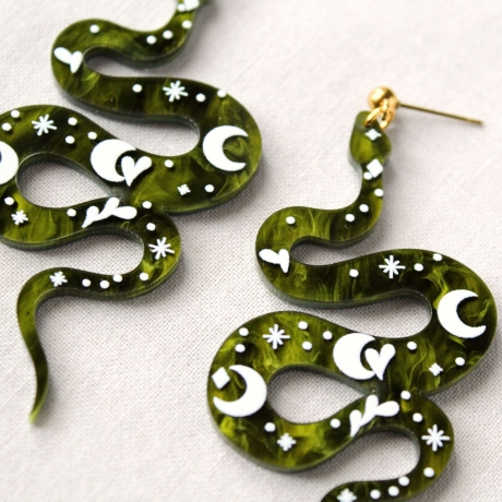 Schlangen Ohrringe Boho Luana – grüne Acryl Ohrhänger Edelstahl