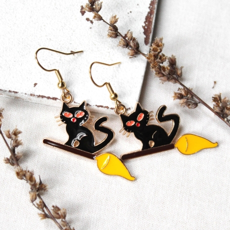 Katze auf Besen • Ohrringe gold | Ohrschmuck | Halloween