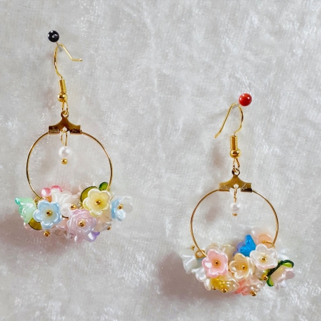 Ohrhänger Ohrring Ohrschmuck Blütentraum Blumen Golden und Bunt