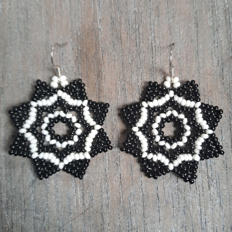 Ohrringe aus Perlen, schwarz/weiß, Unikat