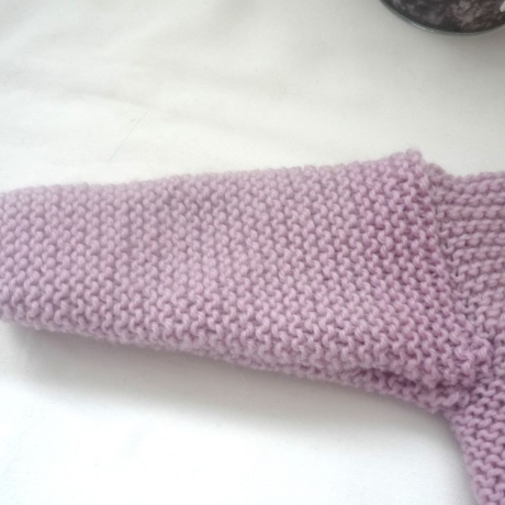  Strickjacke Baby in Rosa und der Größe 62/68