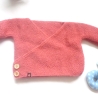 Wickeljacke Baby in Koralle und der Größe 62/68