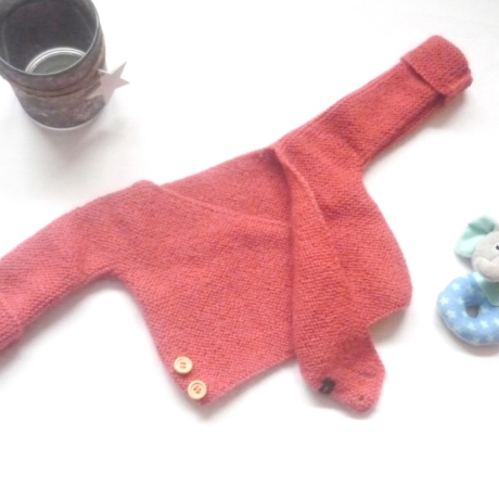 Wickeljacke Baby in Koralle und der Größe 62/68