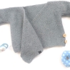 Wickeljacke Baby in Mineralblau und der Größe 62/68