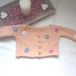 Bio Baby Strickjacke in Apricot und der Größe 80/86