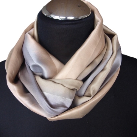 Loopschal Schlauchschal Seide Satin Unikat handbemalt exclusiv 