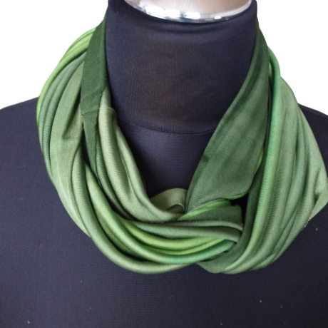 SCHLAUCHSCHAL LOOP SEIDENJERSEY 100% reine Seide Unikat Grüntöne