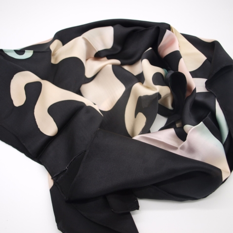 Seidentuch 90x90cm handbemalt Unikat Seide Crepe Satin 12.5