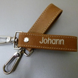 Schlüsselanhänger in Leder mit Namen und Karabiner groß