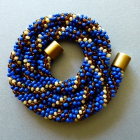 Perlenkette, Häkelkette, blau braun creme, 46 cm, unisex