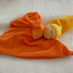 Zipfelpuppe, Knotenpuppe, Erste Puppe