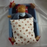 Puppenbett aus kleiner Obstkiste