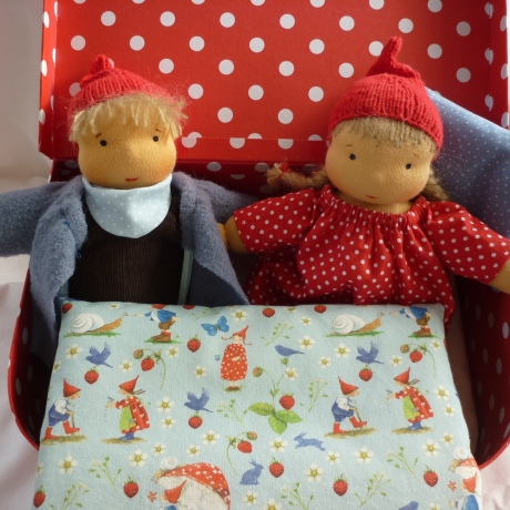 Kinderkoffer, Puppenkoffer, Puppenbett.  30 x 23 cm