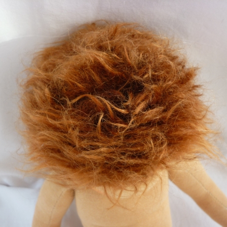 Stoffpuppe n. Art d. Waldorfpuppe, unbespielte Vitrinenpuppe