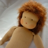 Stoffpuppe n. Art d. Waldorfpuppe, unbespielte Vitrinenpuppe